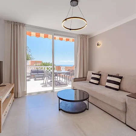 Lägenhet Ocean View With A Terrace