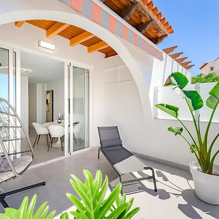 Ocean View With A Terrace أذيخي