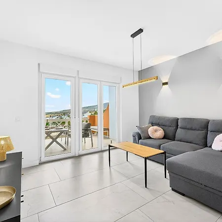 Ocean View With A Terrace Apartment *